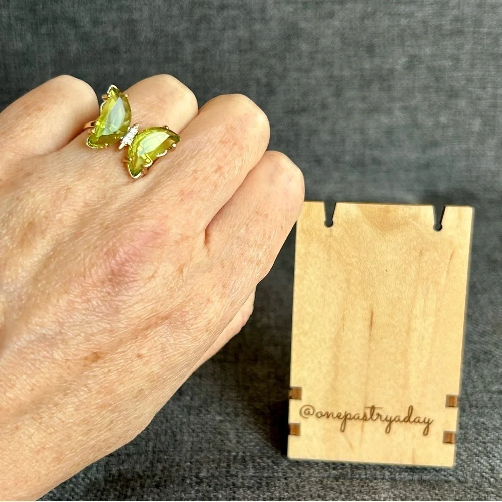 Pretty LIGHT GREEN Butterfly Gemstone Fashion Ring, Gold, Adjustable
